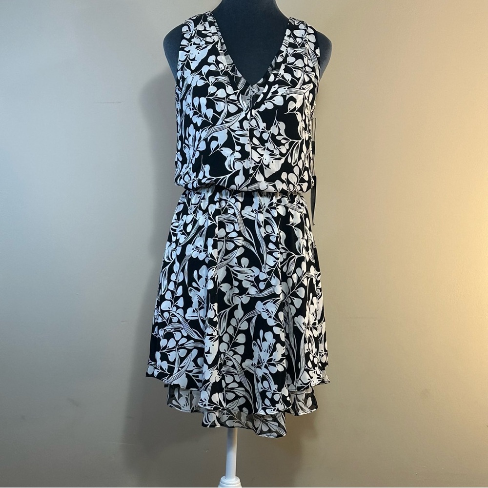 White House Black Market Black and White V-neck Mini Dress